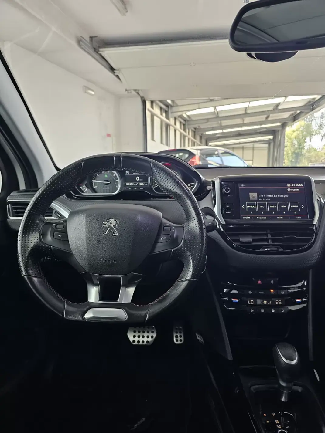 Peugeot 2008 2019 - 12850 EUR, 138694 km - AUTO.MOTO.pt - 138694km - foto 30 de 35