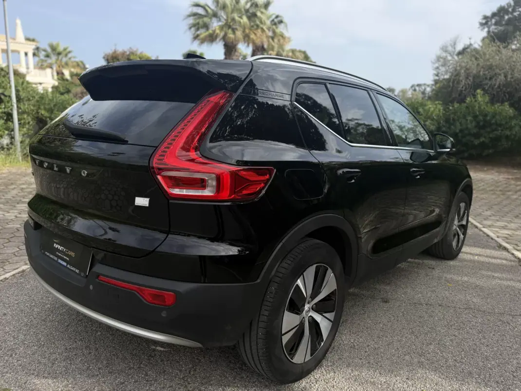 Volvo XC 40 2022 - 25999 EUR, 98000 km - AUTO.MOTO.pt - 98000km - foto 17 de 18
