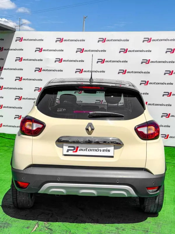 Renault Captur 2019 - 12750 EUR, 68000 km - AUTO.MOTO.pt - 68000km - foto 13 de 26