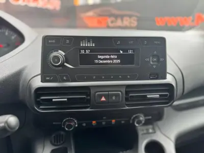 Peugeot PARTNER 1.6 BlueHDi L1 Pro 2019 - 11500 EUR, 172861 km - AUTO.MOTO.pt - 172861km - foto 4 de 11