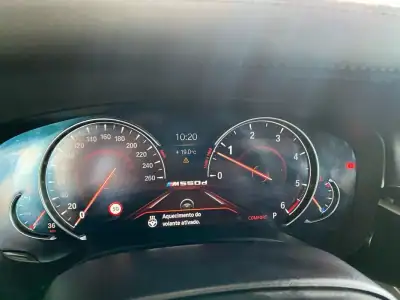 BMW M550d 2017 - 44900 EUR, 138217 km - AUTO.MOTO.pt - 138217km - foto 26 de 55