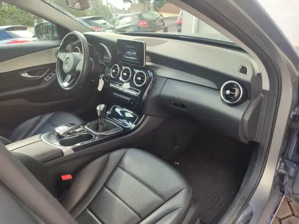 Mercedes-Benz C 180 2015 - 14990 EUR, 208711 km - AUTO.MOTO.pt - 208711km - foto 7 de 11