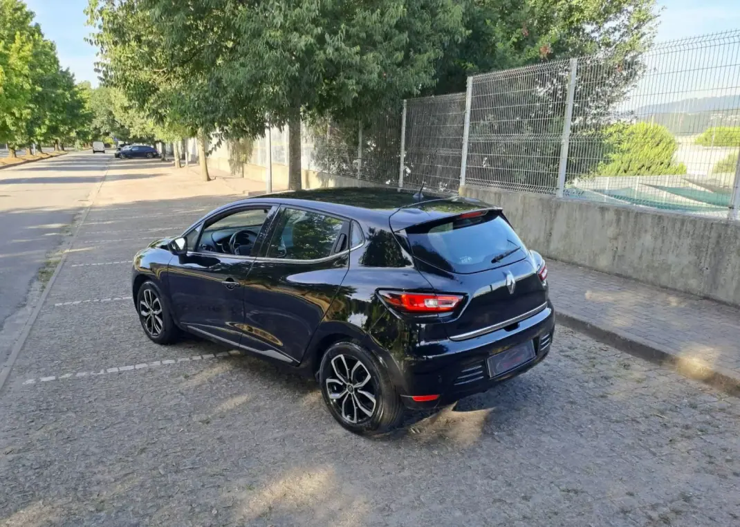 Renault Clio 2019 - 11990 EUR, 89000 km - 89000km - foto 4 de 12