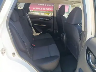 Nissan Qashqai 2017 - 12750 EUR, 153412 km - AUTO.MOTO.pt - 153412km - foto 10 de 30