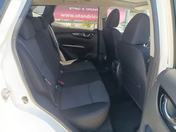 Nissan Qashqai 2017 - 12750 EUR, 153412 km - AUTO.MOTO.pt - 153412km - foto 10 de 30