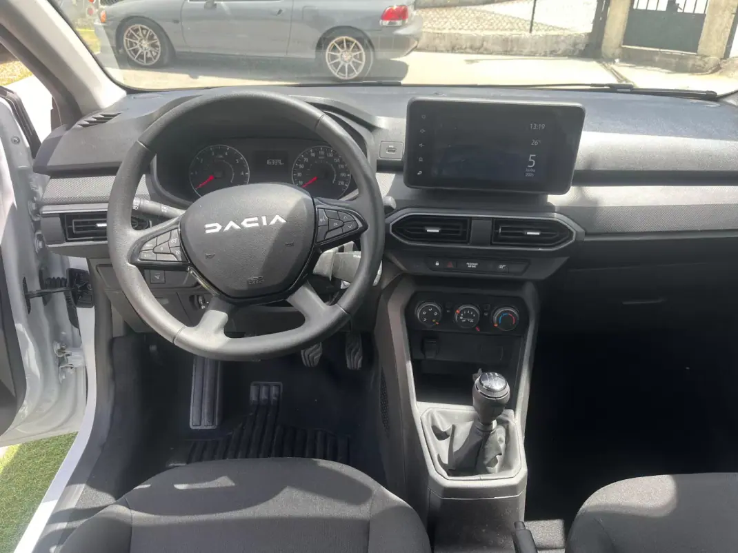 Dacia Sandero 2024 - 14250 EUR, 16000 km - AUTO.MOTO.pt - 16000km - foto 7 de 7