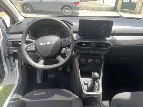 Dacia Sandero 2024 - 14250 EUR, 16000 km - AUTO.MOTO.pt - 16000km - foto 7 de 7