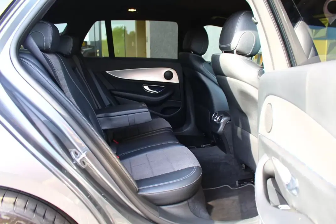 Mercedes-Benz E 300 2019 - 23900 EUR, 178524 km - AUTO.MOTO.pt - 178524km - foto 17 de 34