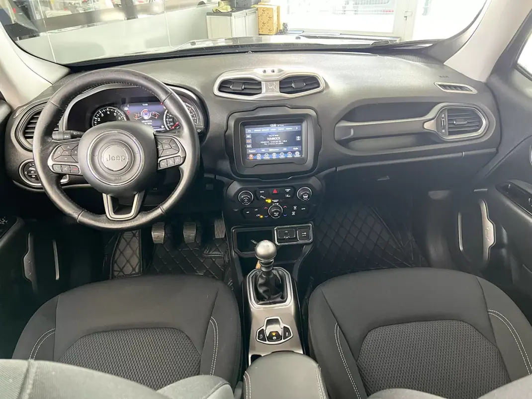 Jeep Renegade 2020 - 14800 EUR, 108465 km - AUTO.MOTO.pt - 108465km - foto 10 de 22