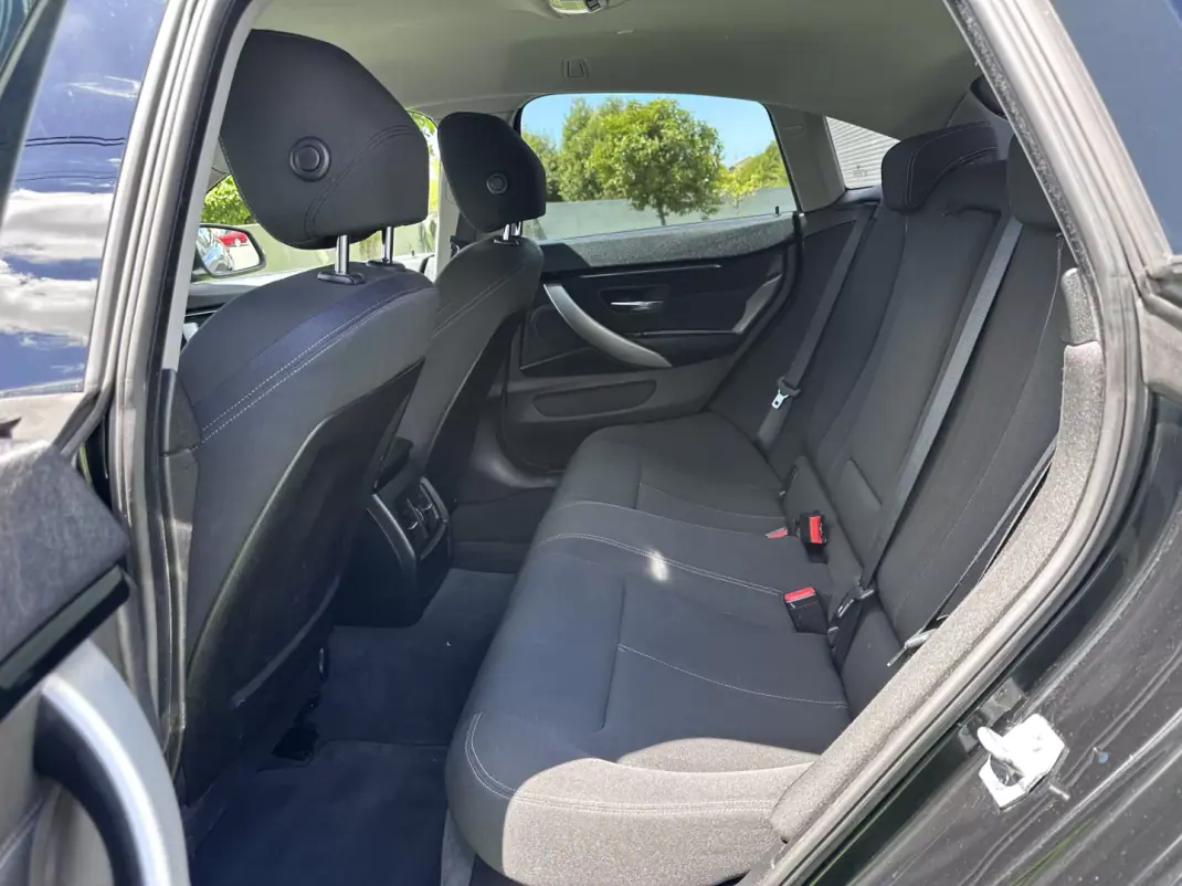 BMW 418 Gran Coupé 2014 - 17500 EUR, 220000 km - AUTO.MOTO.pt - 220000km - foto 32 de 63