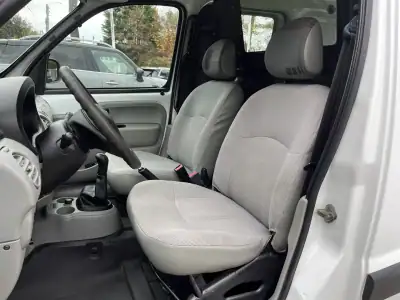 Renault Kangoo 1.5dCi 85cv 2006 - 4200 EUR, 225000 km - AUTO.MOTO.pt - 225000km - foto 8 de 15