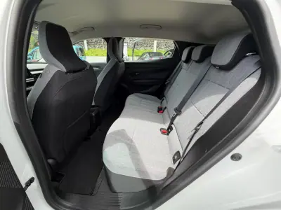 Renault Mégane E-Tech 2022 - 26490 EUR, 8860 km - 8860km - foto 13 de 16