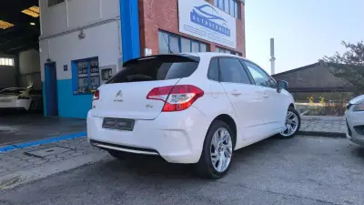 Citroën C4 2012 - 8900 EUR, 180000 km - AUTO.MOTO.pt - 180000km - foto 5 de 24