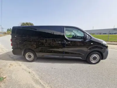 Citroën Jumpy 2017 - 13750 EUR, 245000 km - AUTO.MOTO.pt - 245000km - foto 2 de 10