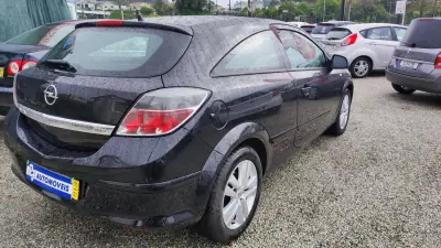 Opel 2010 - 5580 EUR, 219987 km - AUTO.MOTO.pt - 219987km - foto 18 de 20