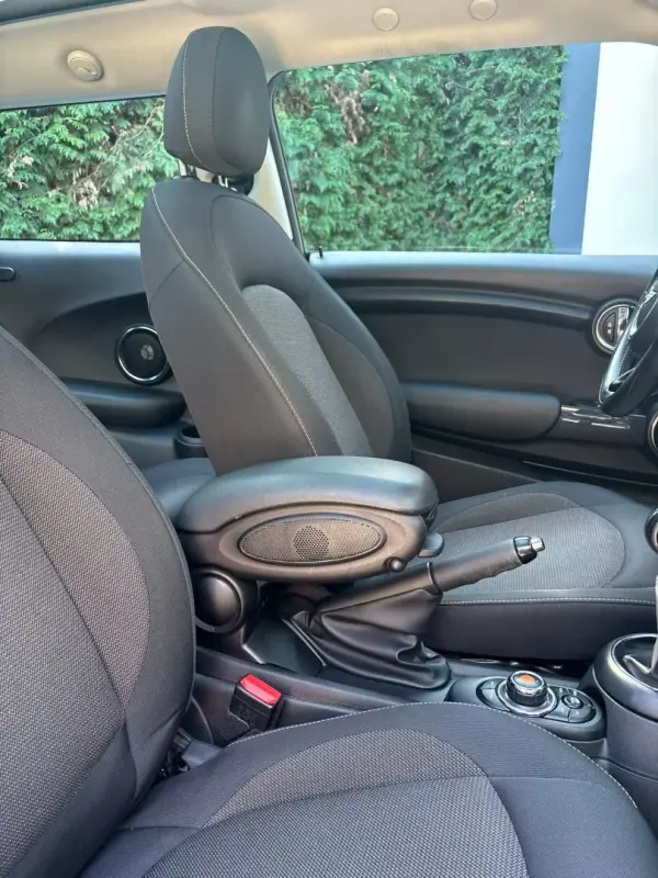 MINI Cooper 2016 - 13900 EUR, 160000 km - AUTO.MOTO.pt - 160000km - foto 19 de 24