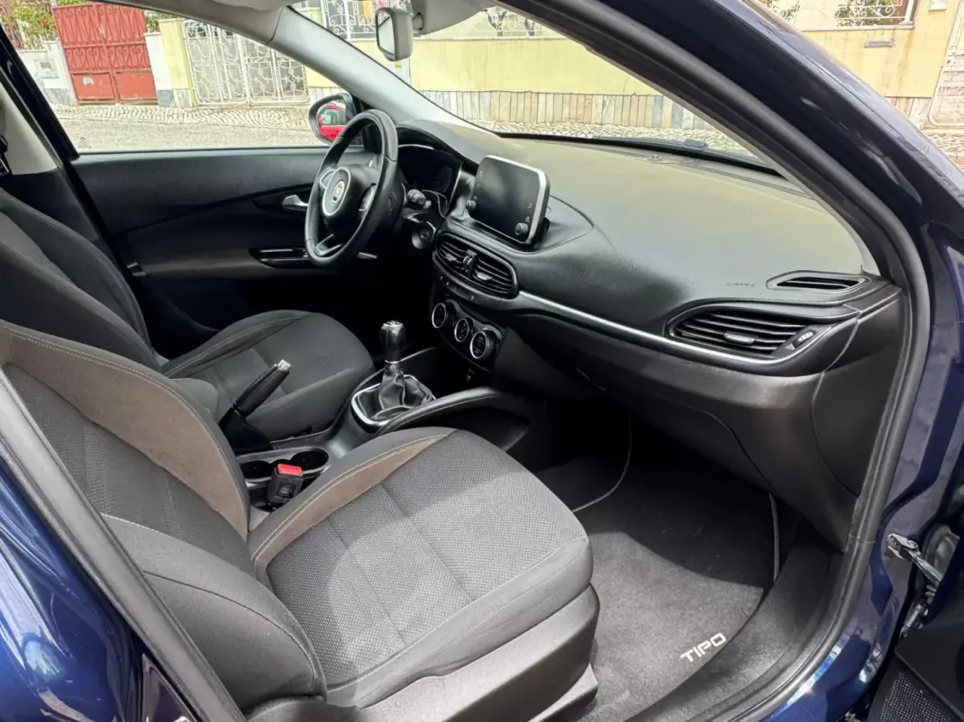 Fiat Tipo 2019 - 6999 EUR, 150000 km - AUTO.MOTO.pt - 150000km - foto 6 de 9