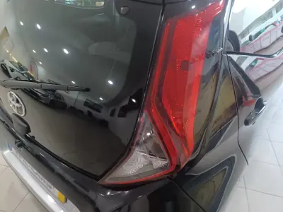 Toyota Aygo 2019 - 11890 EUR, 84853 km - AUTO.MOTO.pt - 84853km - foto 23 de 27