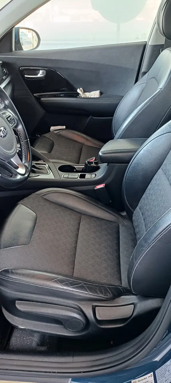Kia Niro 2020 - 18900 EUR, 108000 km - AUTO.MOTO.pt - 108000km - foto 3 de 5