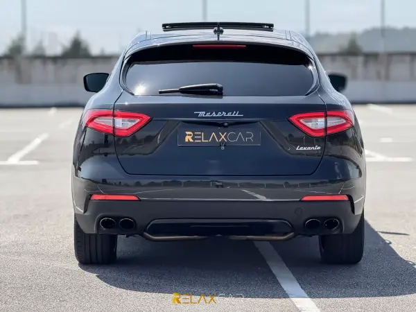 Maserati Levante 2016 - 47990 EUR, 145500 km - AUTO.MOTO.pt - 145500km - foto 24 de 27