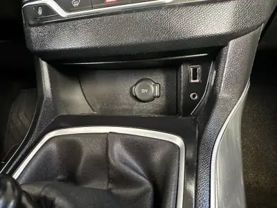 Peugeot 308 SW 2016 - 9990 EUR, 175000 km - 175000km - foto 16 de 16