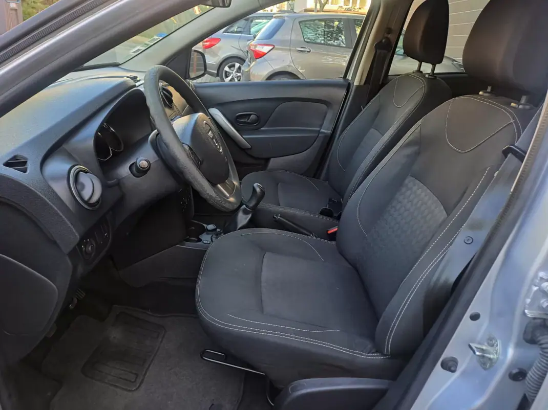 Dacia Logan MCV 2016 - 8500 EUR, 120000 km - AUTO.MOTO.pt - 120000km - foto 10 de 23