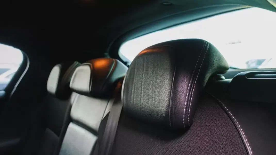 Citroën DS4 2012 - 8900 EUR, 204700 km - AUTO.MOTO.pt - 204700km - foto 13 de 23