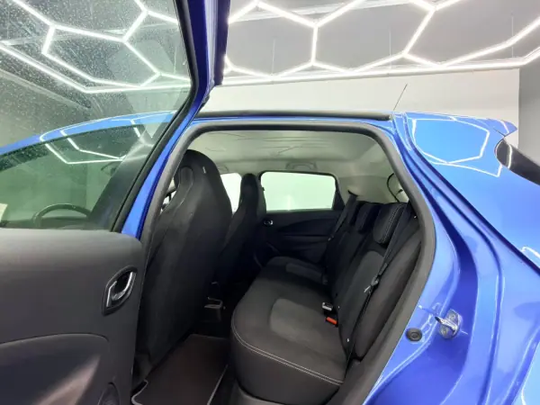 Renault Zoe 2019 - 10500 EUR, 130000 km - AUTO.MOTO.pt - 130000km - foto 8 de 18