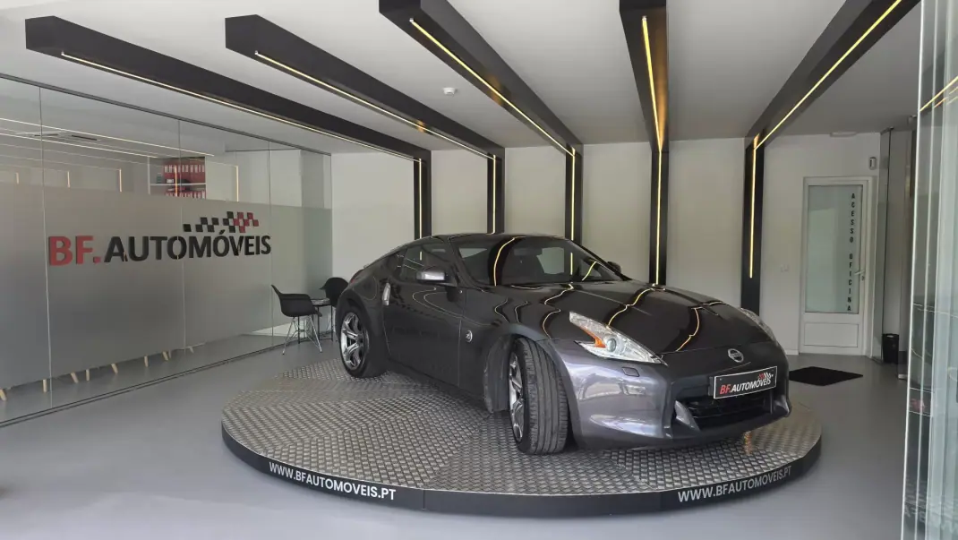 Nissan 370 Z 2010 - 39900 EUR, 111567 km - AUTO.MOTO.pt - 111567km - foto 5 de 62