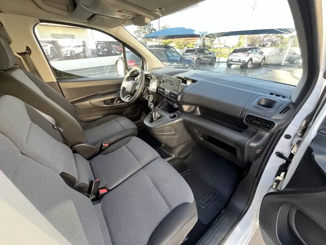 Toyota 2021 - 13950 EUR, 115000 km - AUTO.MOTO.pt - 115000km - foto 21 de 30