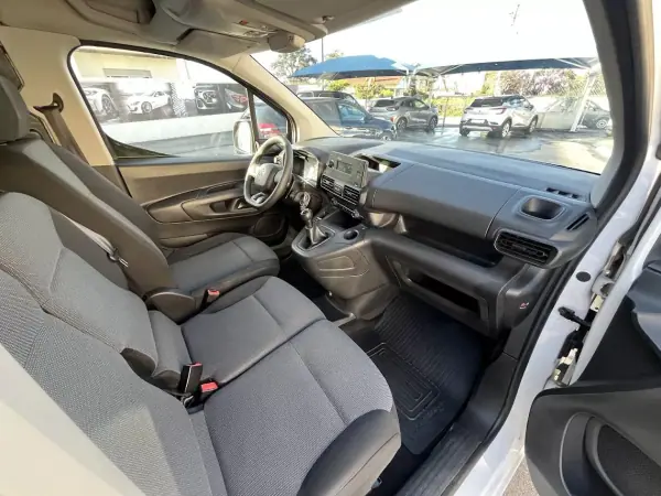 Toyota 2021 - 13950 EUR, 115000 km - AUTO.MOTO.pt - 115000km - foto 21 de 30