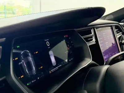 Tesla Model S 2017 - 19990 EUR, 237000 km - AUTO.MOTO.pt - 237000km - foto 26 de 37
