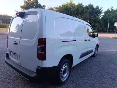 Peugeot Partner 2020 - 14900 EUR, 100000 km - AUTO.MOTO.pt - 100000km - foto 6 de 16