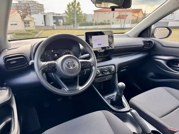 Toyota Yaris 2023 - 17990 EUR, 22000 km - AUTO.MOTO.pt - 22000km - foto 15 de 28