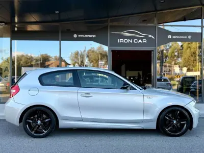 BMW 120 2009 - 11900 EUR, 205000 km - AUTO.MOTO.pt - 205000km - foto 10 de 23