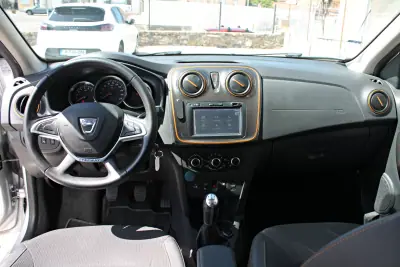 Dacia Sandero 2018 - 10400 EUR, 35110 km - AUTO.MOTO.pt - 35110km - foto 12 de 24