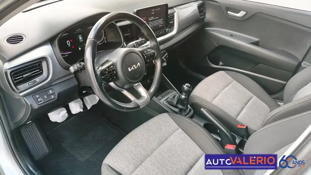 Kia Stonic 2024 - 17950 EUR, 41486 km - 41486km - foto 9 de 25