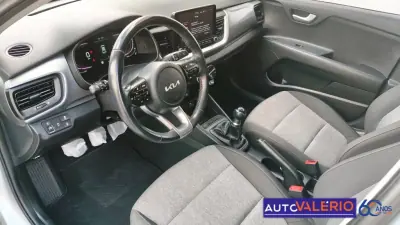 Kia Stonic 2024 - 17950 EUR, 41486 km - 41486km - foto 9 de 25