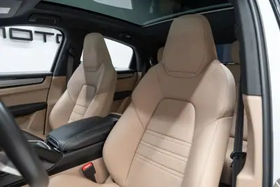 Porsche Cayenne Coupé 2022 - 84950 EUR, 71000 km - AUTO.MOTO.pt - 71000km - foto 29 de 60