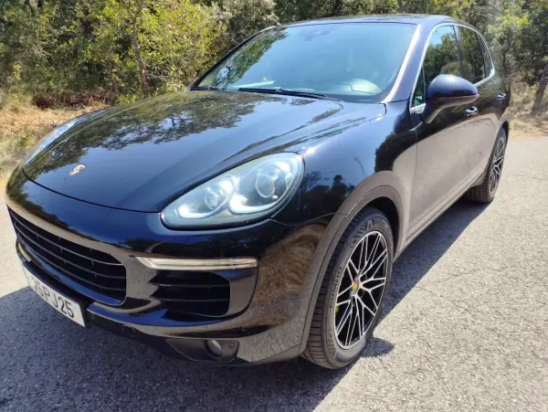 Porsche Cayenne 2015 - 35900 EUR, 206900 km - AUTO.MOTO.pt - 206900km - foto 3 de 27