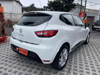 Renault Clio 2018 - 13950 EUR, 110232 km - AUTO.MOTO.pt - 110232km - foto 7 de 12