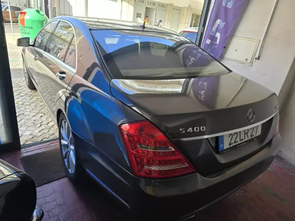 Mercedes-Benz S 400 2011 - 13990 EUR, 353009 km - AUTO.MOTO.pt - 353009km - foto 5 de 23