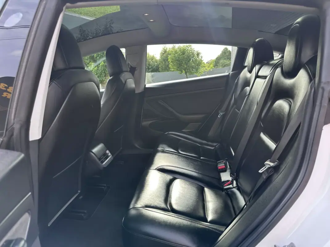 Tesla Model 3 2019 - 15500 EUR, 333000 km - AUTO.MOTO.pt - 333000km - foto 33 de 62