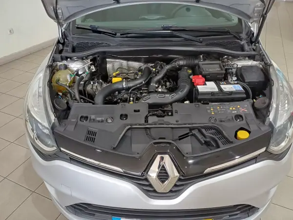 Renault Clio 2017 - 12190 EUR, 82674 km - AUTO.MOTO.pt - 82674km - foto 11 de 12