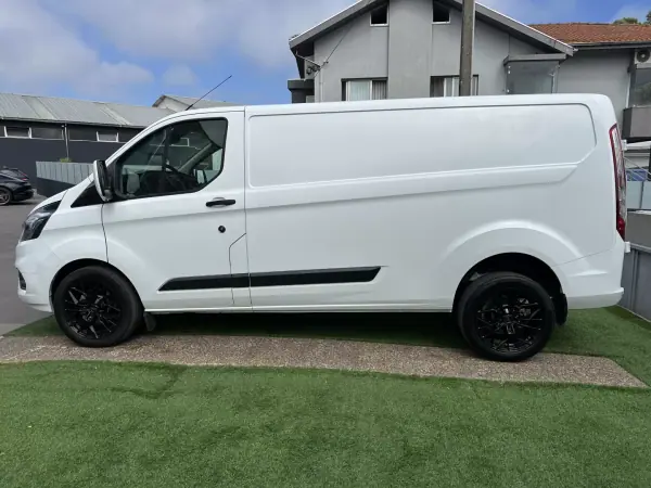 Ford Transit 2020 - 16900 EUR, 200000 km - AUTO.MOTO.pt - 200000km - foto 8 de 37