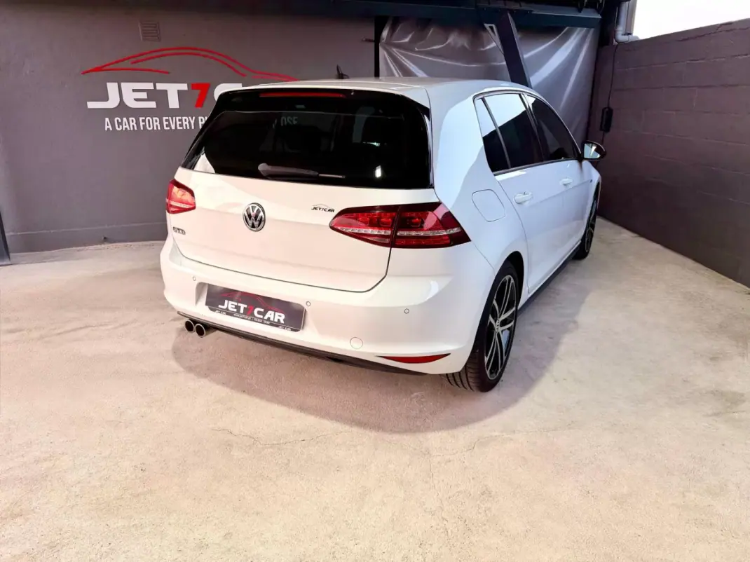 Volkswagen Golf 2016 - 21990 EUR, 142928 km - AUTO.MOTO.pt - 142928km - foto 6 de 23