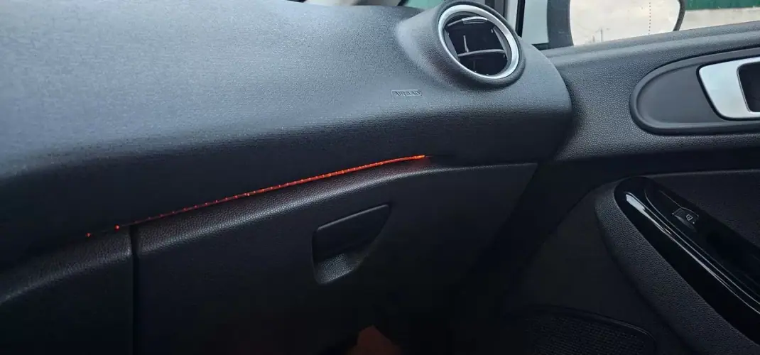 Ford Fiesta 2015 - 6990 EUR, 185000 km - AUTO.MOTO.pt - 185000km - foto 17 de 17