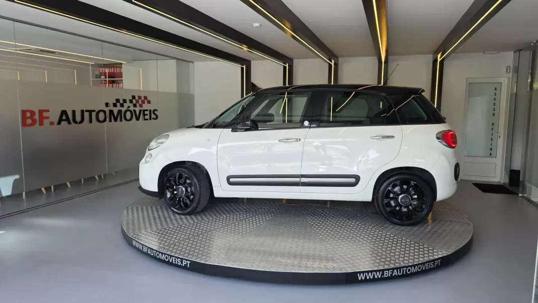 Fiat 500L 2013 - 7900 EUR, 153161 km - AUTO.MOTO.pt - 153161km - foto 14 de 55