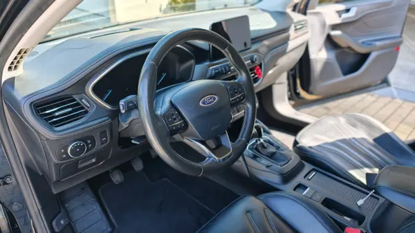 Ford Focus SW 2019 - 14900 EUR, 99500 km - AUTO.MOTO.pt - 99500km - foto 6 de 15