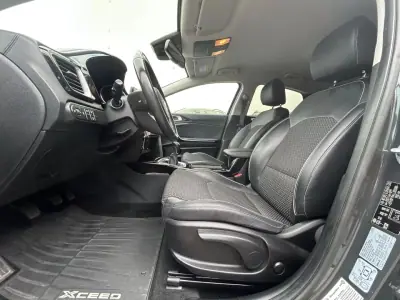 Kia XCeed 2020 - 14990 EUR, 162439 km - AUTO.MOTO.pt - 162439km - foto 8 de 19